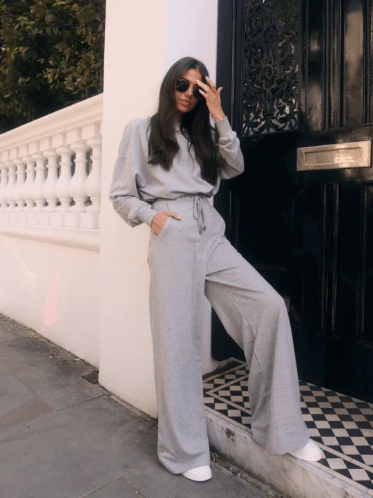 “Loungewear 101: A Beginner’s Guide to Comfortable and Stylish Living”